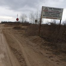 Kauno rajono savivaldybė stabdo žvyro kasėjų buldozerius Pakarklės miške