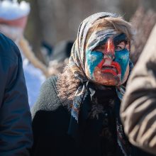 Rumšiškėse žiemą iš kiemo varė su tradicinėmis ristynėmis