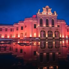 Muzikinis teatras siunčia kauniečiams šviesos ir garso sveikinimą