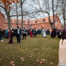 Pilies diena Raudondvaryje – su vėlių eisena, ugnies šou ir moliūgais