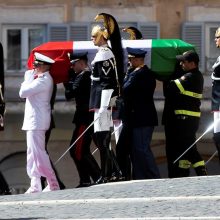 Į buvusio Italijos prezidento laidotuves atvyko Prancūzijos ir Vokietijos lyderiai