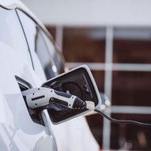 Kinija išreiškė nepasitenkinimą ES tyrimu dėl subsidijų elektromobiliams