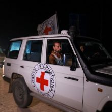 Izraelio kariuomenė: Raudonasis Kryžius turi turėti prieigą prie įkaitų Gazos Ruože