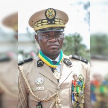 Gabono perversmo vadas pirmadienį bus prisaikdintas laikinuoju prezidentu