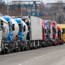 Ukraina: per sieną su Lenkija jau praleidžiami tušti sunkvežimiai