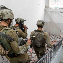 „Hamas“ pareigūnas: Izraelio pajėgos vis dar veikia didžiausioje Gazos Ruožo ligoninėje