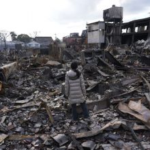 Po žemės drebėjimo Japonijoje tęsiamos dingusiųjų paieškos: pasigendama daugiau nei 50 žmonių