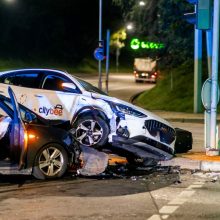 Avarija prie Vilniaus Rasų kapinių – susidūrė „CityBee“ ir „Opel“