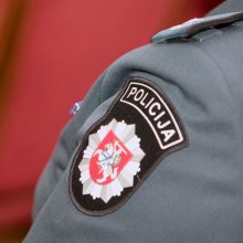 Šiauliuose policijos pareigūnu prisistatęs vyras iš senjorės išviliojo 5 tūkst. eurų