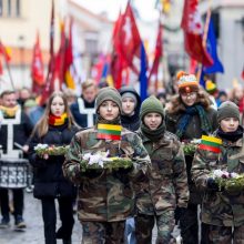 Lietuvos jaunimas Vasario 16-ąją mini eisenoje simboliniu valstybės keliu