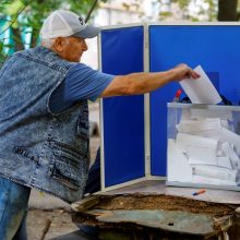 Britų žvalgyba: okupuotose Ukrainos srityse – Kremliui palankūs rinkimai