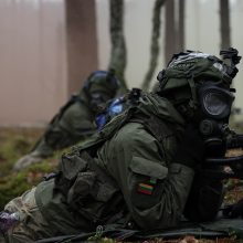 Kariuomenė praneša: po pasibaigusių pratybų Lietuvos keliais savaitgalį judės karinė technika