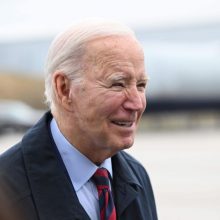 JAV demokratų sueigose Havajų valstijoje pergalė atiteko J. Bidenui