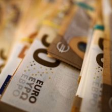 Lenkijos finansų ministras: šalis dar nėra pasirengusi įsivesti eurą 