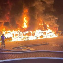Lenkijoje – dar vienas didelis gaisras: sudegė dešimt autobusų