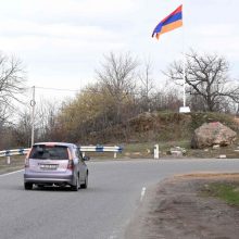 Armėnija ir Azerbaidžanas skelbia pradėję sienos žymėjimą