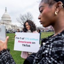 Kinija apie JAV balsavimą dėl „TikTok“: tai yra visiška bandito logika