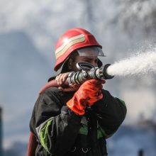 Žiniasklaida: Šakių rajone kilus gaisrui, per kurį žuvo kūdikis, vaikų tėvai dirbo lauke