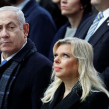 B. Netanyahu žmona ėmėsi neįprastos iniciatyvos, kad būtų paleisti Hamas įkaitai