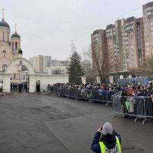 Tūkstančiai žmonių susirinko į A. Navalno laidotuves: „Mes tavęs nepamiršime!“