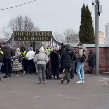 Maskvoje – A. Navalno laidotuvės: čia atėję žmonės nebijo