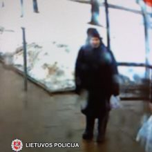 Vilniaus policija ieško šio vyro: įtariamas pavogęs kuprinę autobuse