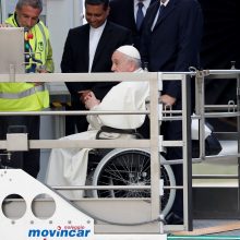 Popiežius išvyko į Bahreiną stiprinti ryšių su islamiškuoju pasauliu