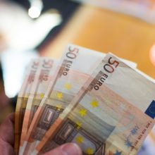 Seimas padidino baudas už mokesčių vengimą, sugriežtino platformų veiklą