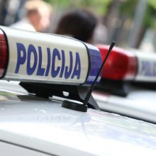 Policija teigia nustačiusi asmenį, į autobuso vairuotoją Panevėžyje metusį plaktuką