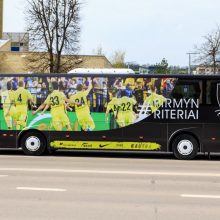 Išraiška: Lietuvos futbolo klubai savitumu stengiasi nenusileisti grandams.