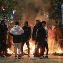 Graikijos policijai pašovus romų paauglį kilo riaušės: degė užtvaros, svaidyti molotovo kokteiliai