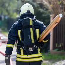 Tragedija Šakių rajone: per gaisrą žuvo vos metukų mergaitė, dvimetis išgelbėtas