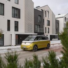 Lietuvos kaimynai plačiau atvėrė pinigines automobilių pirkimams