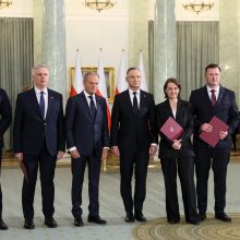 A. Duda po premjero D. Tusko inicijuotos pertvarkos prisaikdino naujus ministrus
