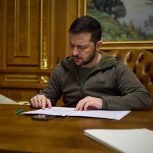 O. Scholzas: yra konsensusas su V. Zelenskiu, kad Vakarų ginklais nebus smogiama Rusijai
