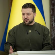 Japonijos premjeras: G-7 vasario 24-ąją internetu surengs susitikimą su V. Zelenskiu