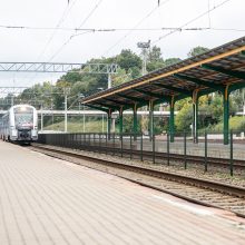 Kauno geležinkelio stotyje susitiko iš Lisabonos ir Talino atvykę traukiniai