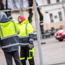 Į viršų stiebiasi Kauno kalėdinės eglutės karkasas: netrukus atkeliaus ir dekoracijos