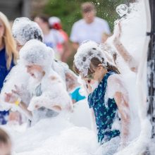 Globėjų šventė Aleksote nepaliko abejingų: daugiausia džiaugsmo vaikams suteikė putų diskoteka