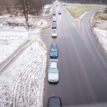 Prie COVID-19 mobilaus punkto – vėl milžiniška eilė: prašo atvykti savo laiku