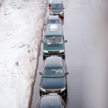 Eilėje prie mobilaus punkto kaunietė su vaikais laukė virš valandos: pasijaučiau kaip pasienyje