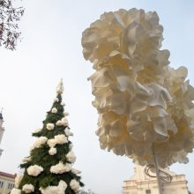 Trys Karaliai išsineš saldžiąją Kauno Kalėdų eglę: bus išmontuota per šį savaitgalį