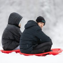 Profesorius apie COVID-19 ir čiuožinėjimą nuo kalniukų: ar tai kelia grėsmę?