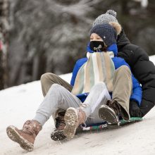 Profesorius apie COVID-19 ir čiuožinėjimą nuo kalniukų: ar tai kelia grėsmę?