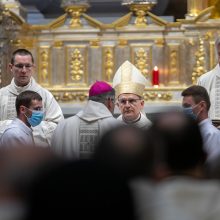 Dėl pandemijos K. Kėvalui arkivyskupo ženklas įteiktas ne Romoje, o Kaune