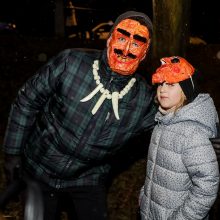 Kauniečiai žiemą iš kiemo varė ant Kauko laiptų