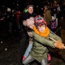 Kauniečiai žiemą iš kiemo varė ant Kauko laiptų