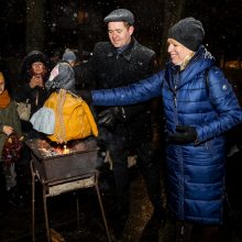 Kauniečiai žiemą iš kiemo varė ant Kauko laiptų