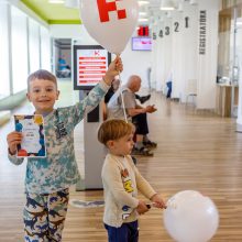 Vaikų gynimo dieną – balionai iš medikų rankų