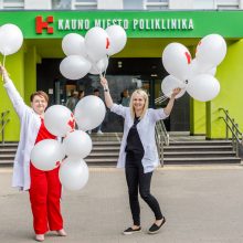 Vaikų gynimo dieną – balionai iš medikų rankų